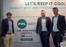 Sebastian Dörr (2. von links) von PWL Worldwide Logistics GmbH & Co. KG mit zwei Kollegen.